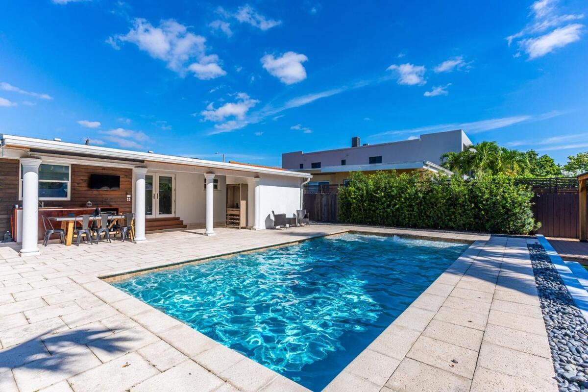 Stunning Tropical Pool House Coconut Grove