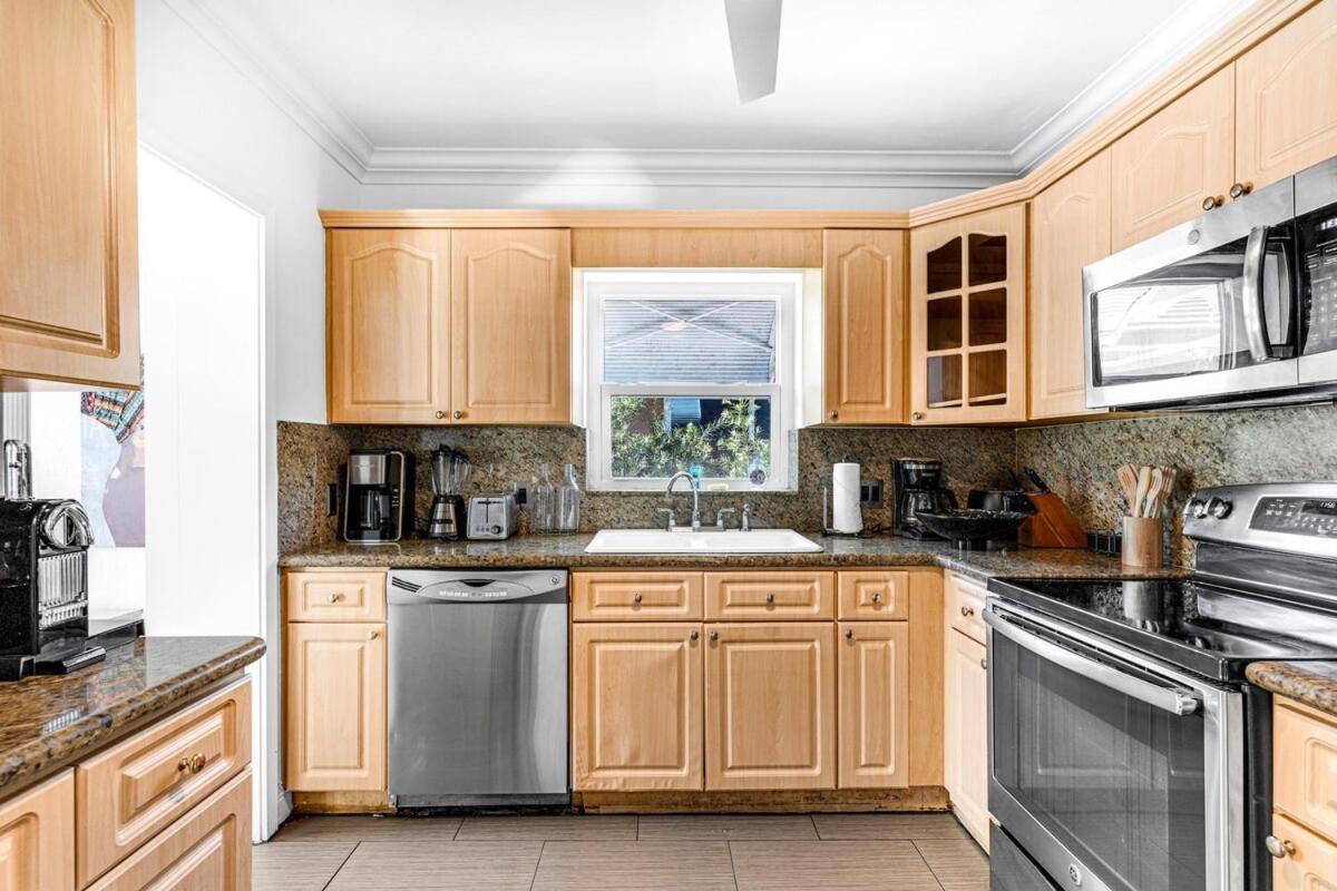 Stunning Tropical Pool House Coconut Grove