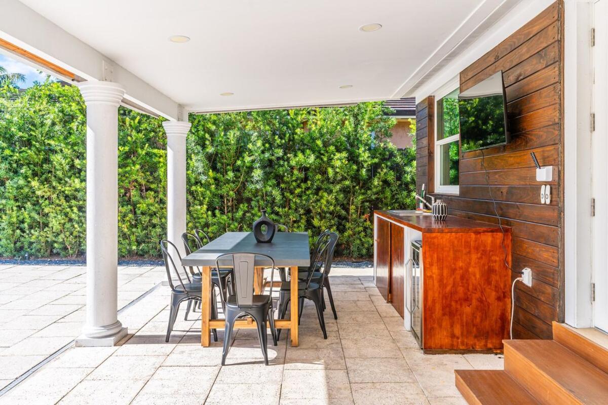 Stunning Tropical Pool House Coconut Grove