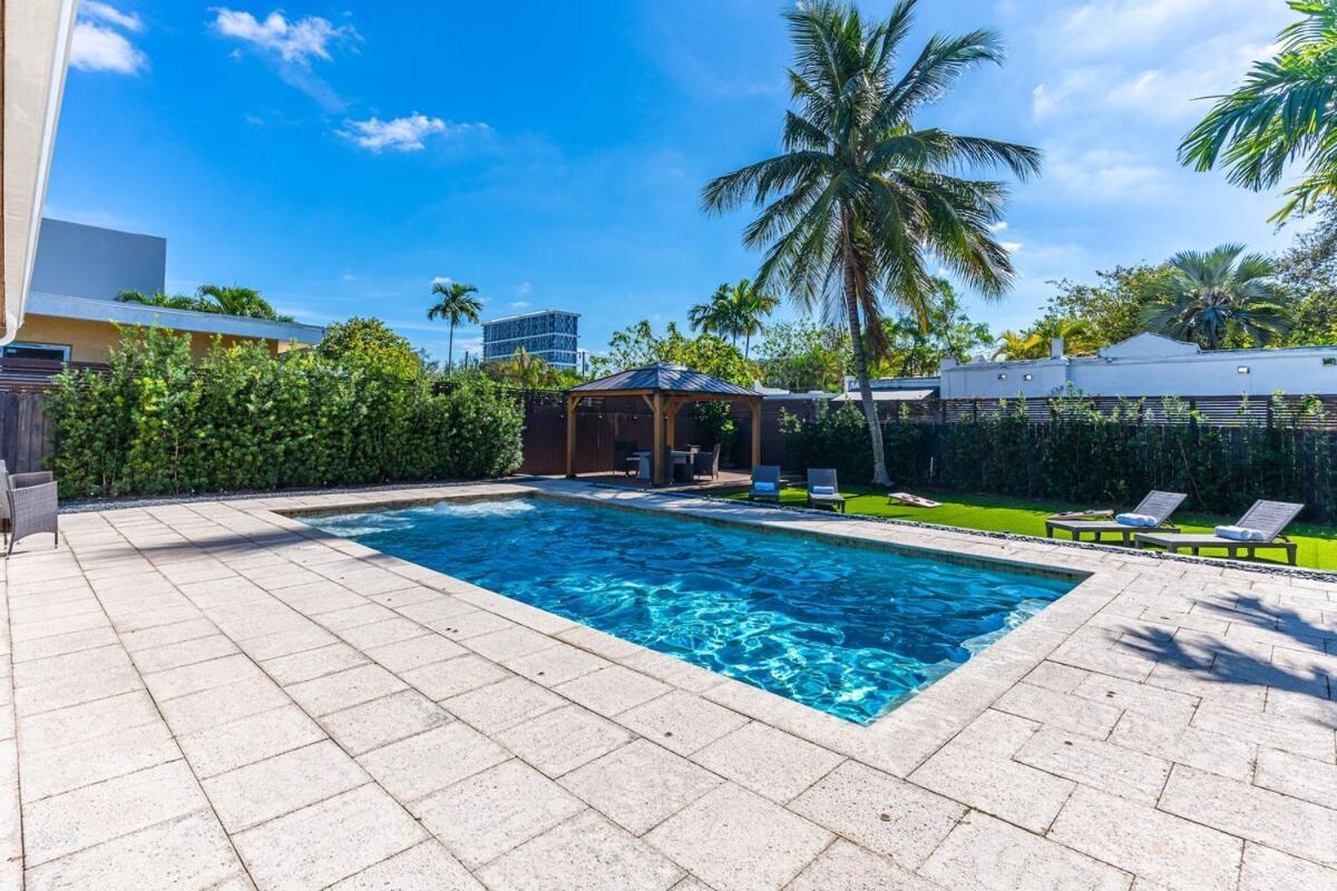 Stunning Tropical Pool House Coconut Grove Holiday home
